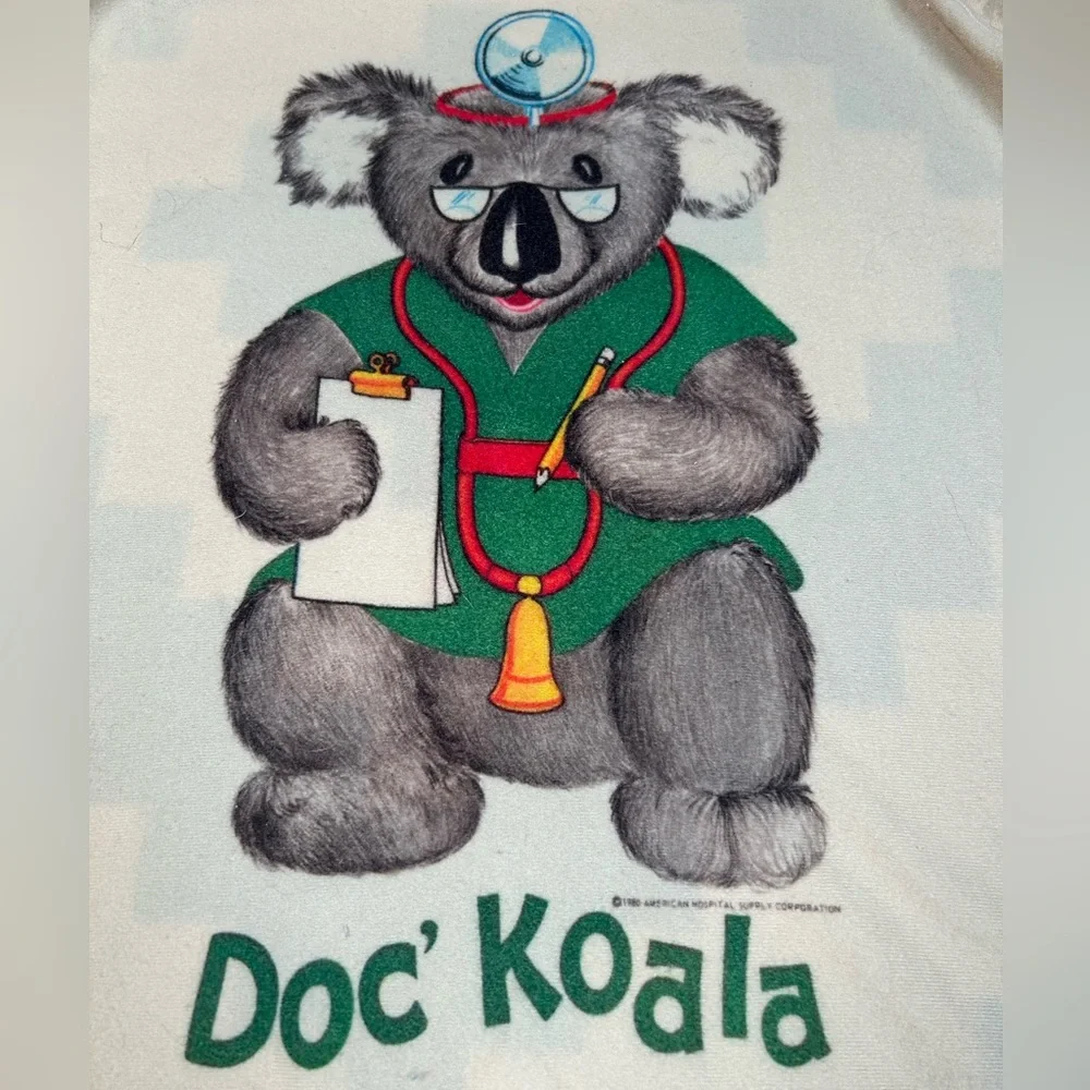80’s VINTAGE, DOC’ KOALA, kid’s doctor’s gown!!